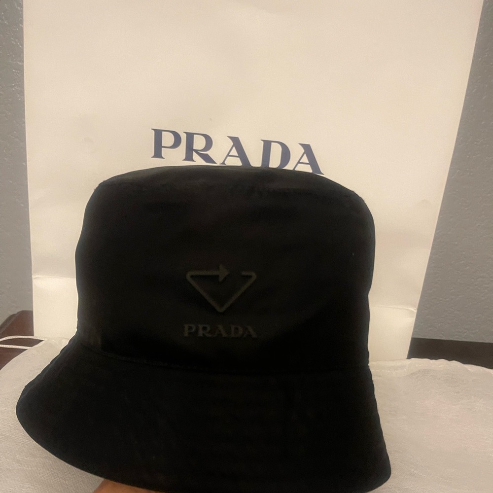 Prada bucket hat - Picture 2 of 2